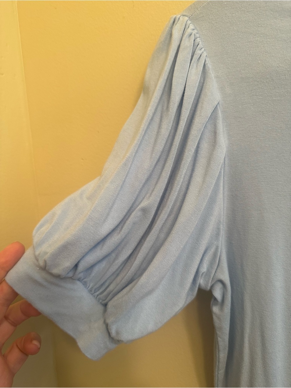 Tahari Light Blue Puff Sleeve Knit Top Size SP  Feminine Stretch Tee 1092 - Picture 3 of 9
